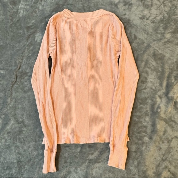 Aerie Ribbed Long Sleeve Top

#1265 - Picture 5 of 6